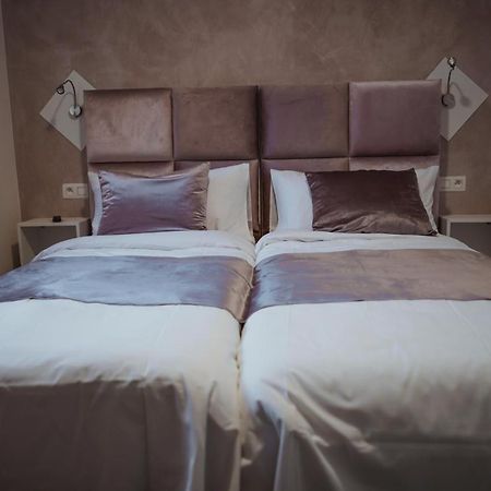 Hotel Onyx Expo Jette Екстериор снимка
