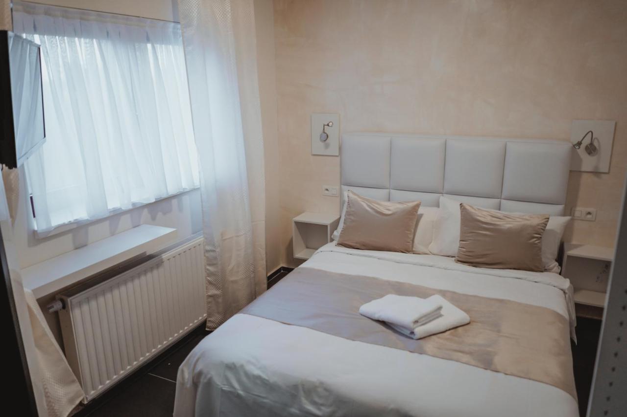 Hotel Onyx Expo Jette Екстериор снимка