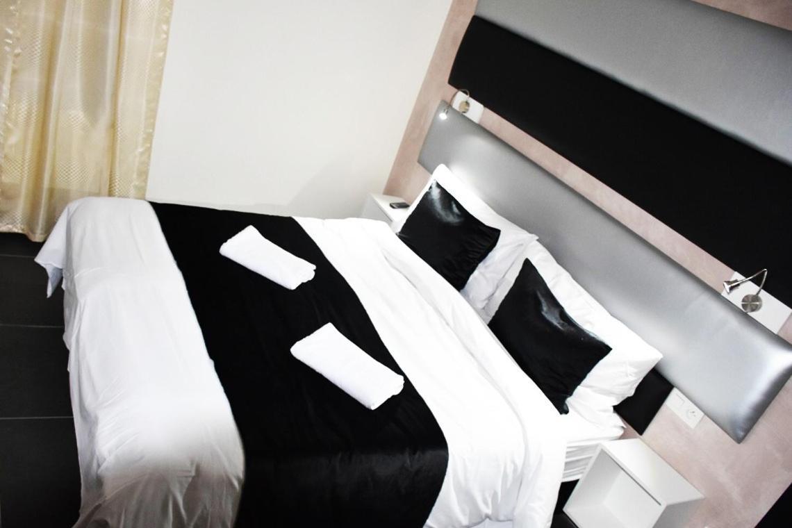 Hotel Onyx Expo Jette Екстериор снимка