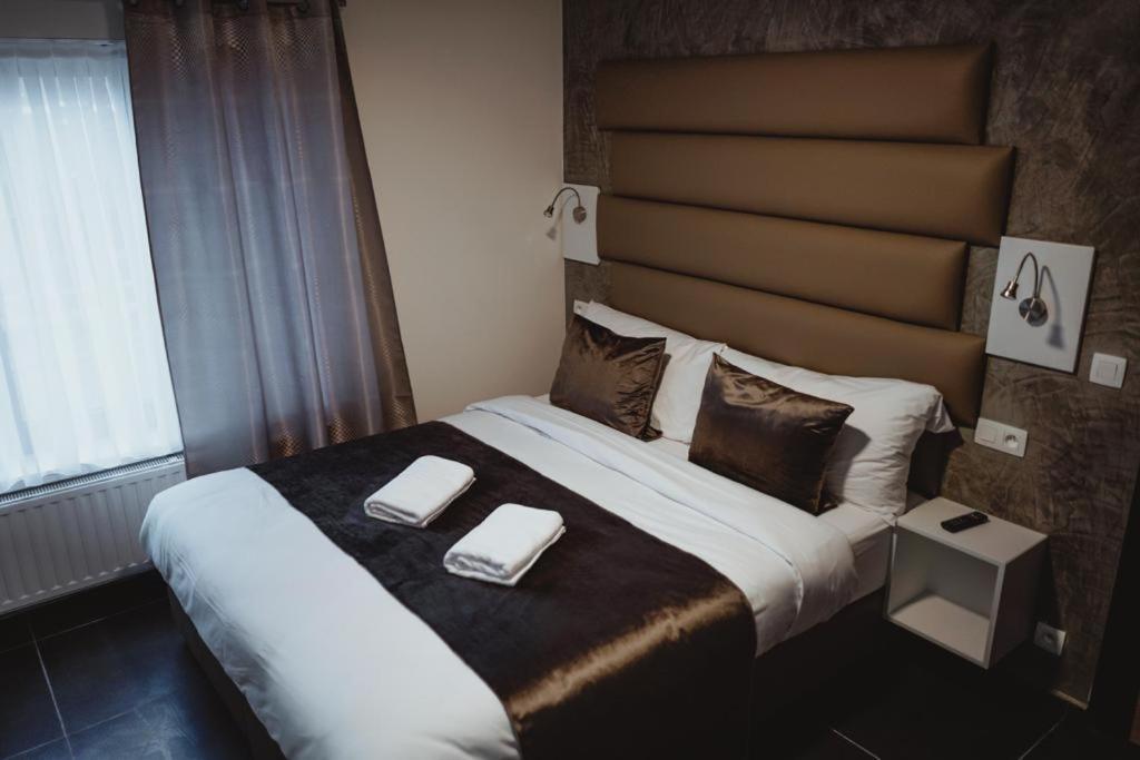 Hotel Onyx Expo Jette Екстериор снимка