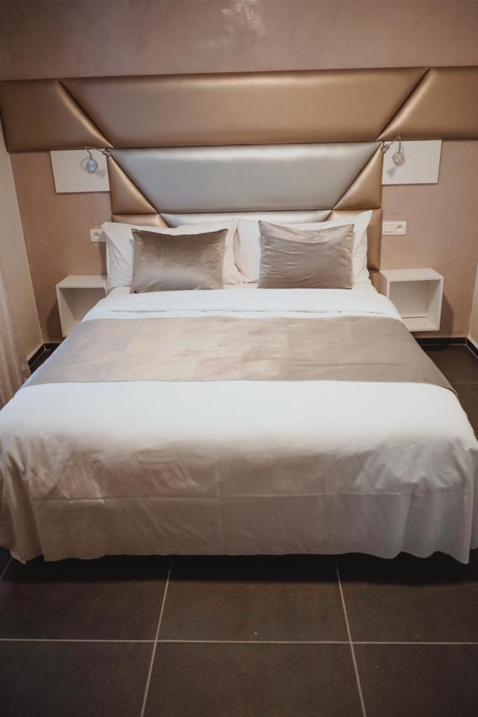 Hotel Onyx Expo Jette Екстериор снимка