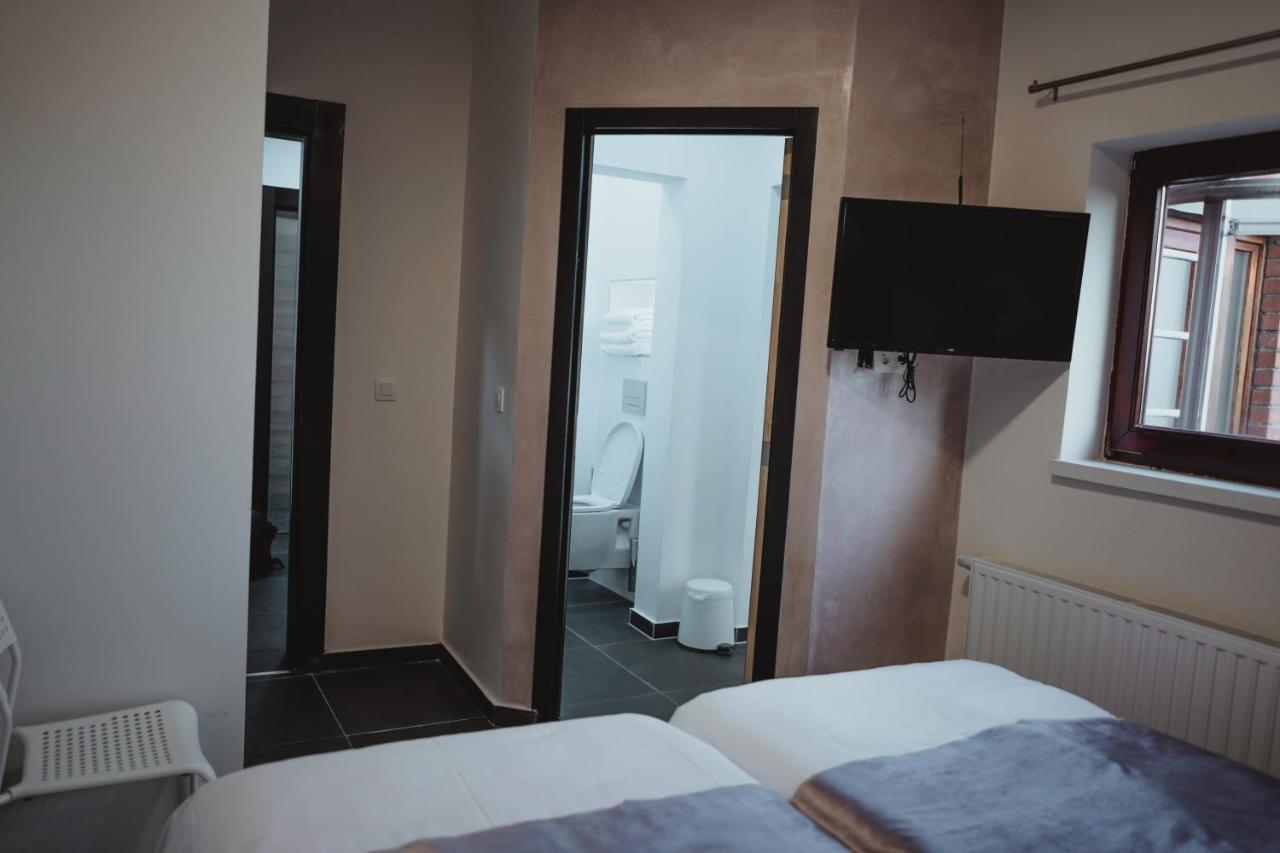 Hotel Onyx Expo Jette Екстериор снимка